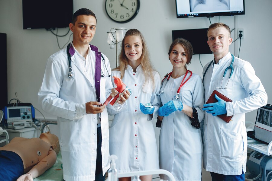 Different lab coat length for healthcare professionals